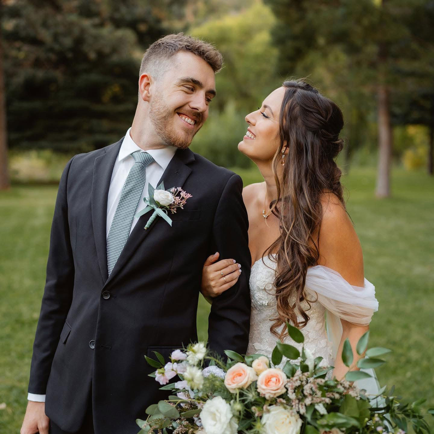 Custom Fresh Floral Bridal Bouquet Wedding Floral Accessories