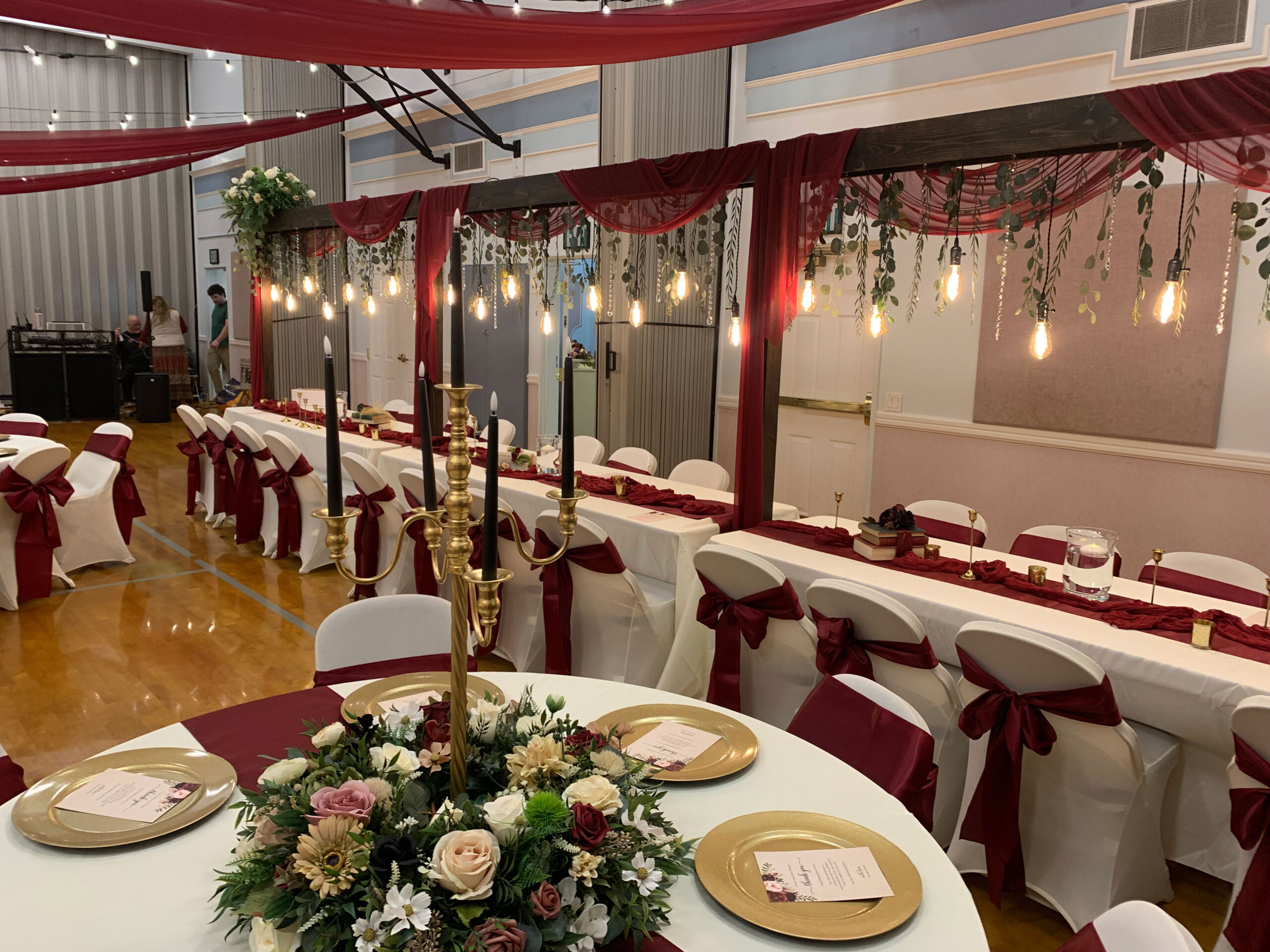 Camdas Wedding Floral and Rental Utah Lighted Table Arches and Floral Table Wreath