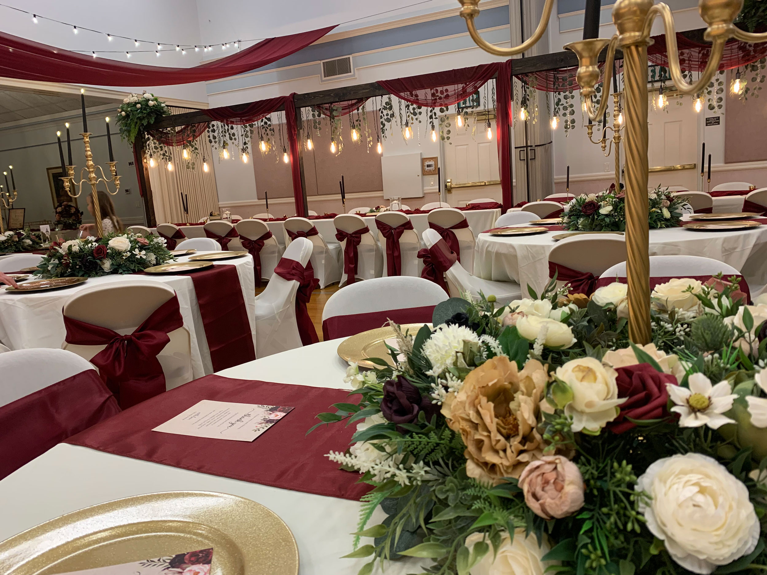 Camdas Wedding Floral and Rental Utah Lighted Table Arches and Floral Table Wreath