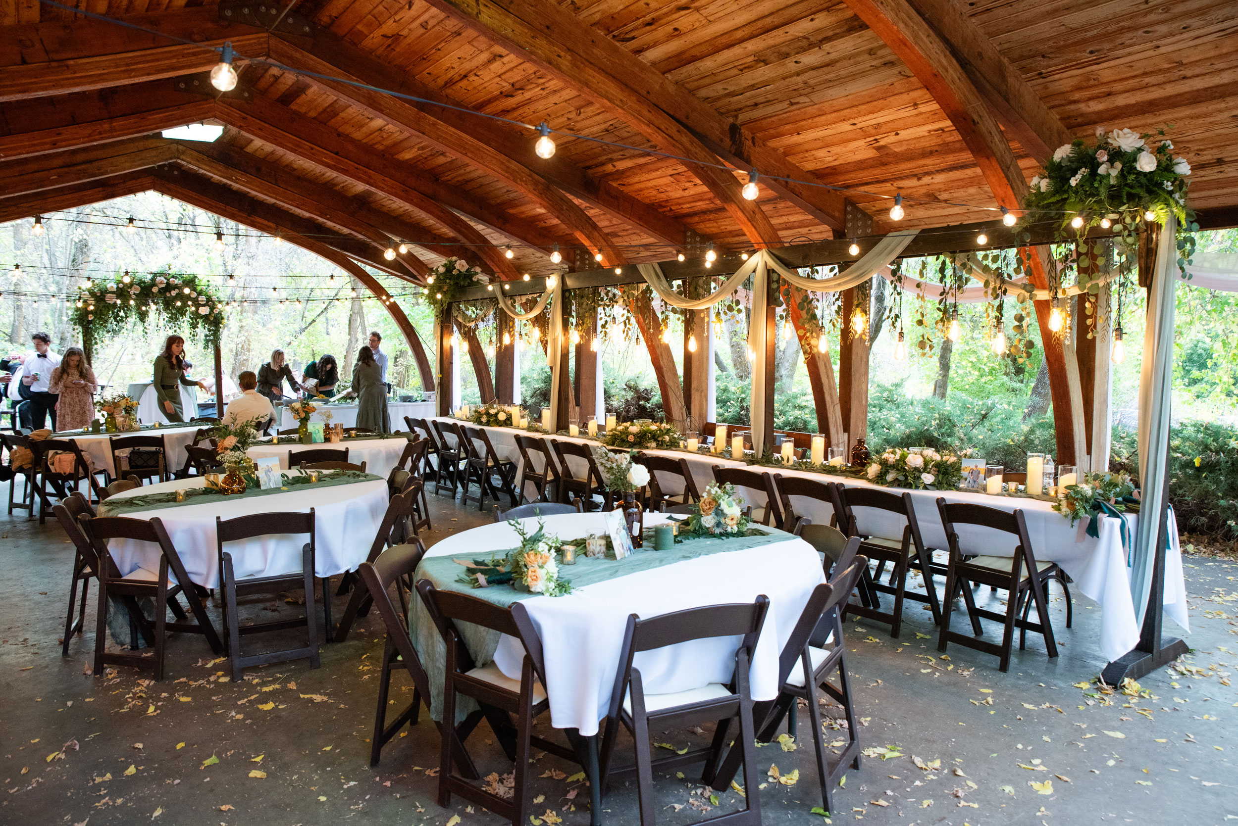 Camdas Wedding Floral and Rental Utah Cascading Vines Tan Ivory Lighted Table Arches
