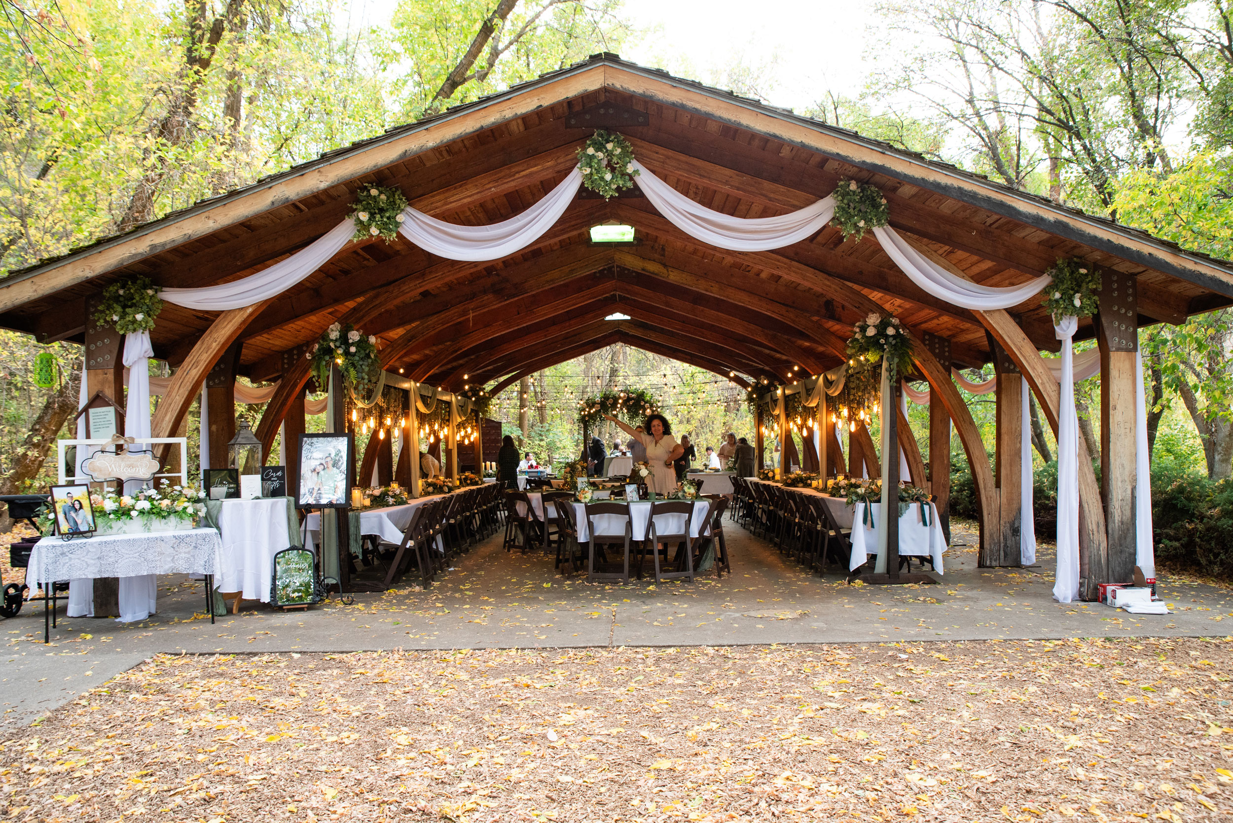 Camdas Wedding Floral and Rental Utah Cascading Vines Tan Ivory Lighted Table Arches